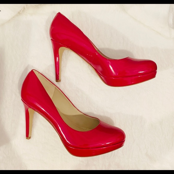 marc fisher sydnie platform pump